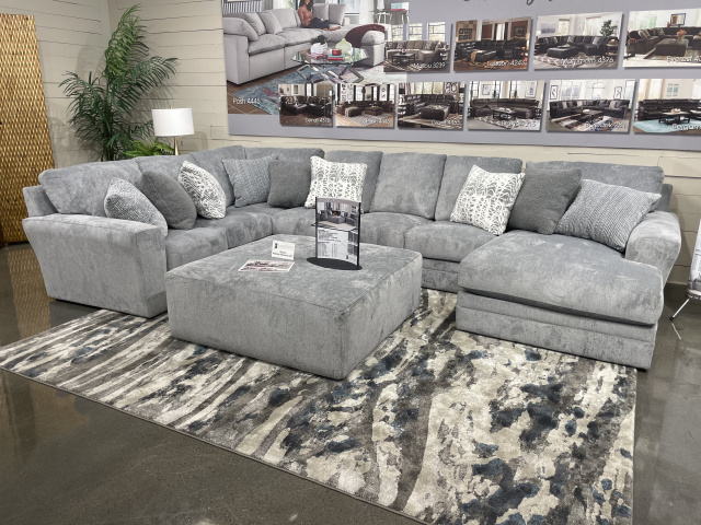 2477 Large 3 pc Sectional in Glacier Gray